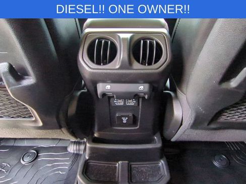 Used 2021 Jeep Wrangler Unlimited Rubicon AWD/4WD image 29