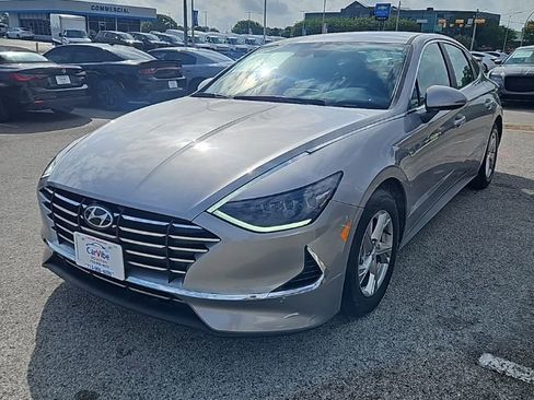 Used 2023 Hyundai Sonata SE w/ Cargo Package FWD image 3