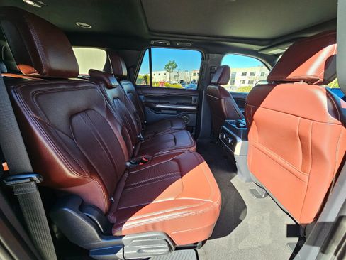 Used 2024 Ford Expedition Max Limited image 31