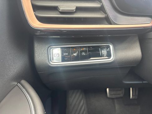 Used 2024 Buick Envision Sport Touring AWD/4WD image 32