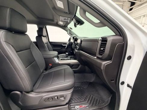 Certified 2025 Chevrolet Silverado 1500 LTZ AWD/4WD image 25
