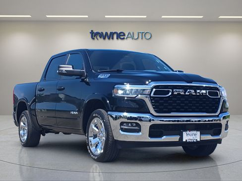 Used 2025 RAM 1500 Big Horn AWD/4WD image 7
