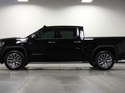 Used 2023 GMC Sierra 1500 Denali w/ Denali Reserve Package AWD/4WD image 7