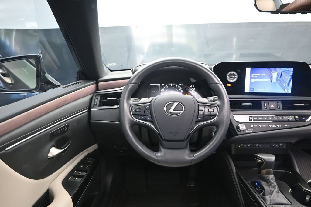 Used 2025 Lexus ES 350 w/ Premium Package FWD image 29