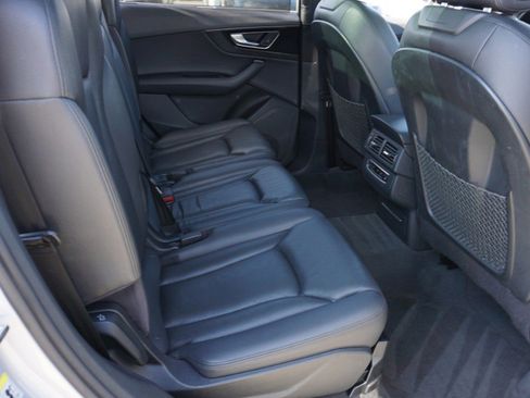 Used 2017 Audi Q7 3.0T Premium Plus w/ Premium Plus Package image 32