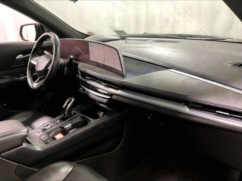 Used 2025 Cadillac XT4 Sport image 14