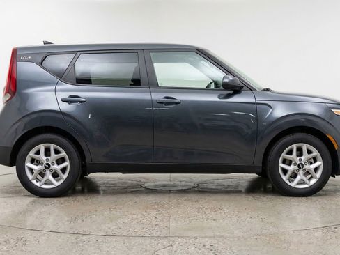 Used 2025 Kia Soul LX w/ LX Technology Package FWD image 11