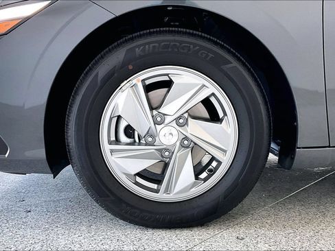 Used 2026 Hyundai Elantra SE FWD image 10