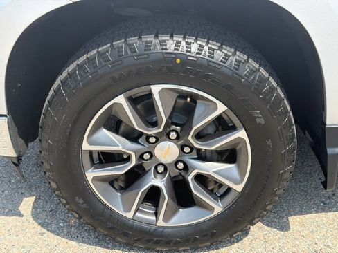 Certified 2022 Chevrolet Silverado 1500 LT AWD/4WD image 11