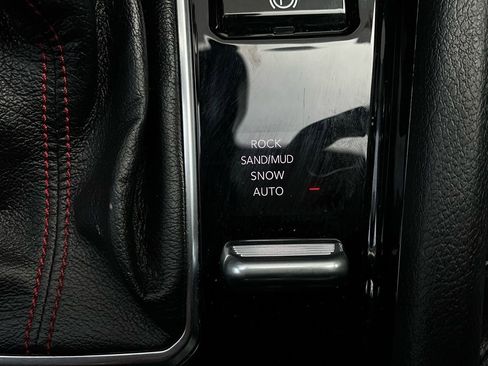 Used 2025 Jeep Compass Trailhawk image 23