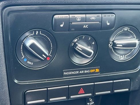 Used 2013 Volkswagen Beetle 2.5 image 15