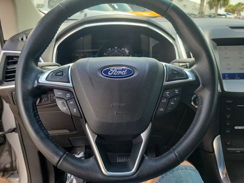 Used 2019 Ford Edge Titanium FWD image 18