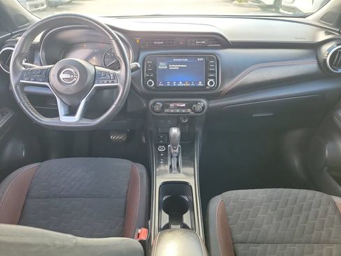 Used 2022 Nissan Kicks SR w/ Interior Electronics Package FWD image 11