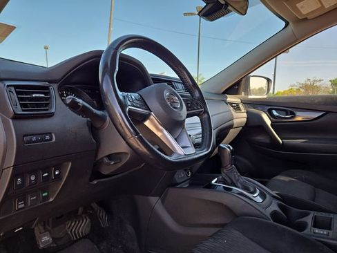Used 2019 Nissan Rogue SV AWD/4WD image 25