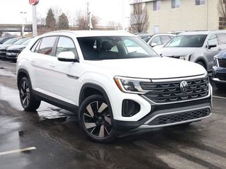 Used 2025 Volkswagen Atlas Cross Sport SE video 2