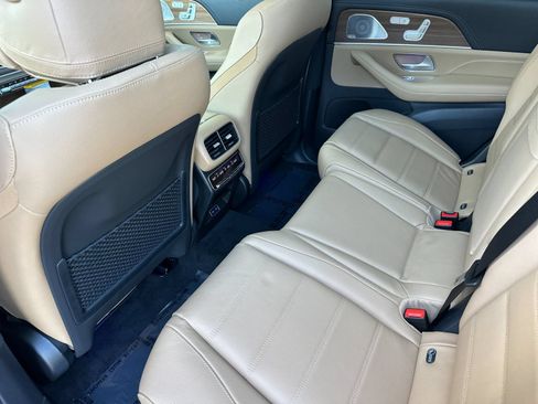 New 2026 Mercedes-Benz GLS 580 4MATIC image 12