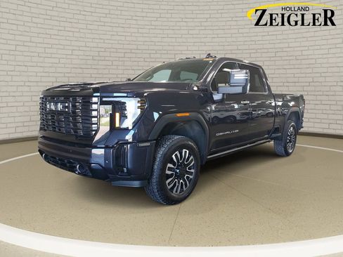 Used 2025 GMC Sierra 2500 Denali Ultimate AWD/4WD image 1