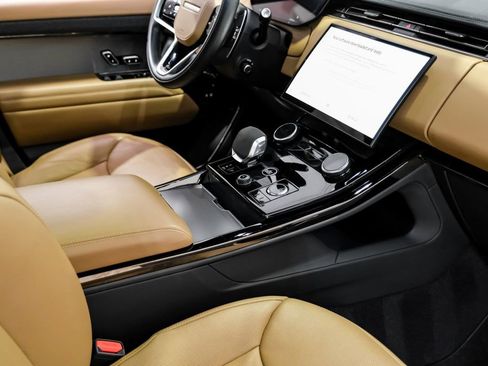 Used 2023 Land Rover Range Rover Sport SE image 21