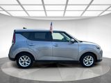 Used 2023 Kia Soul LX w/ LX Technology Package image 6