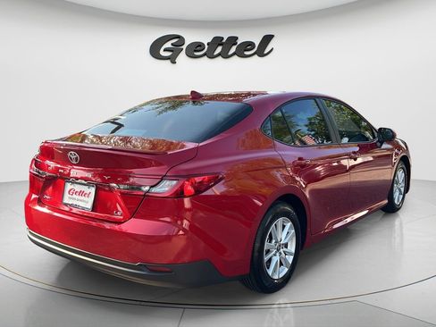 Used 2025 Toyota Camry LE w/ Convenience Package FWD image 5