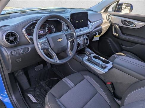 New 2025 Chevrolet Blazer LT w/ Convenience Package image 3