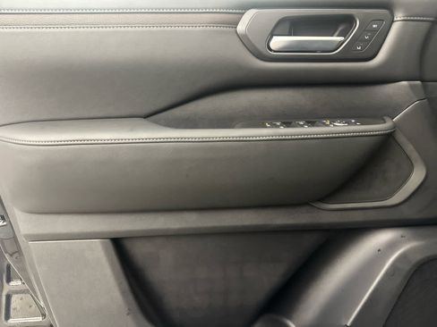 New 2026 Nissan Armada SL w/ Captain's Chari Seat Package image 15