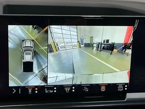 Used 2026 GMC Sierra 1500 SLT image 28