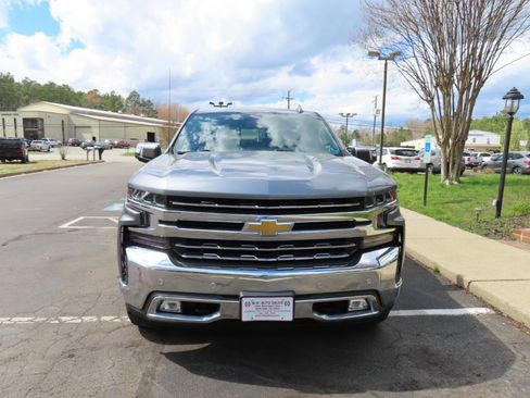 Used 2019 Chevrolet Silverado 1500 LTZ w/ LTZ Plus Package image 12