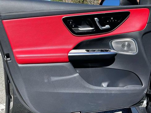 Used 2023 Mercedes-Benz GLC 300 image 27