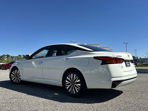 Used 2025 Nissan Altima 2.5 SV image 12