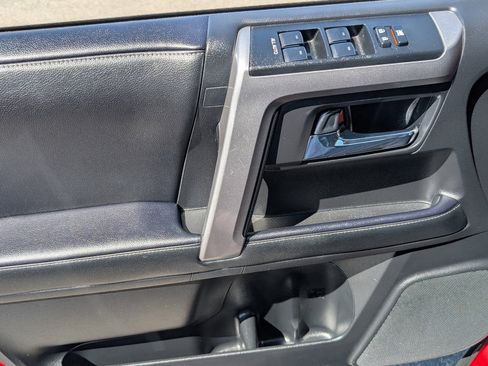 Used 2024 Toyota 4Runner SR5 image 16