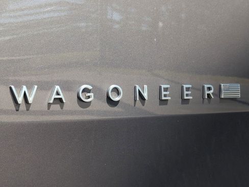 Used 2024 Jeep Wagoneer Series II w/ Flexible Seating Group image 10