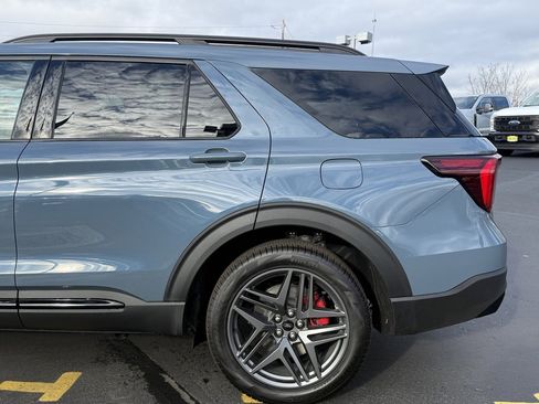 New 2026 Ford Explorer ST w/ Sun And Sound Package image 15