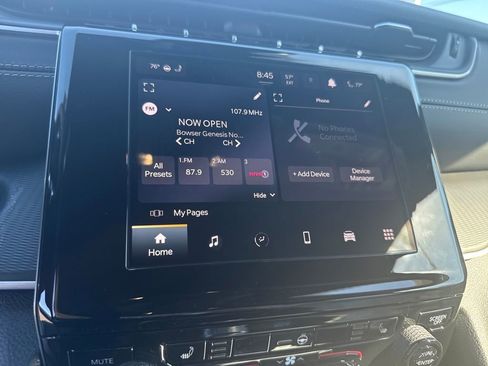 New 2025 Jeep Grand Cherokee Altitude image 19