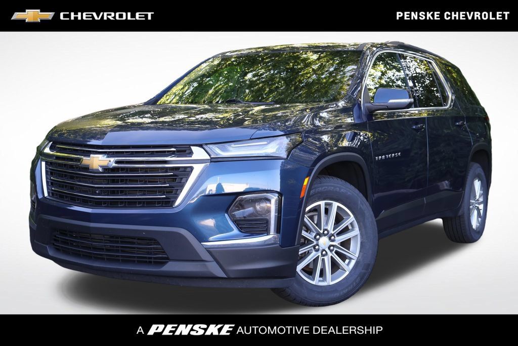 Certified 2023 Chevrolet Traverse LT FWD image 1