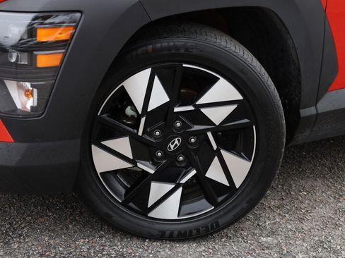 Used 2025 Hyundai Kona SEL image 19