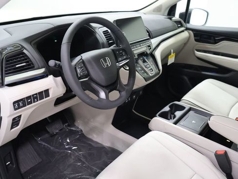 New 2026 Honda Odyssey Touring image 19