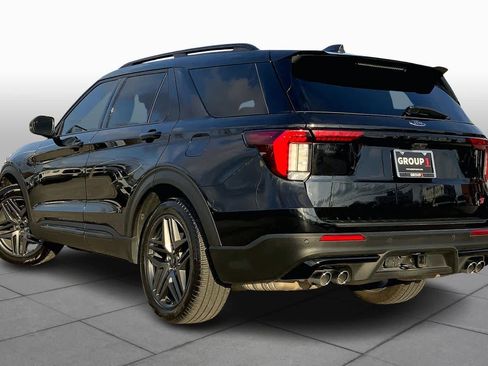 Used 2025 Ford Explorer ST image 12