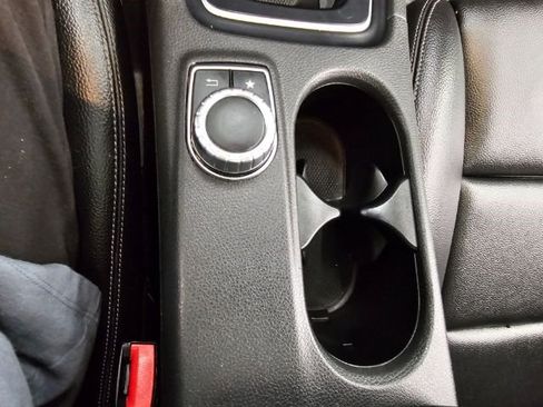 Used 2018 Mercedes-Benz GLA 250 4MATIC w/ Premium Package image 19