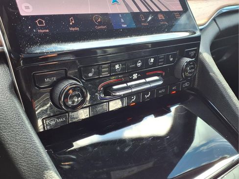 Used 2021 Jeep Grand Cherokee L Summit w/ Advanced Protech Group IV image 20