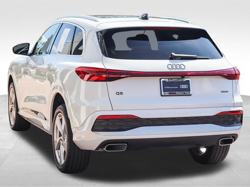 Used 2025 Audi Q5 Premium Plus w/ Premium Plus AWD/4WD image 5