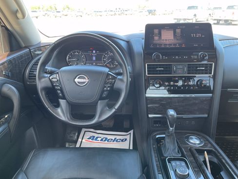 Used 2024 Nissan Armada Platinum w/ Captain's Chairs Package RWD image 17