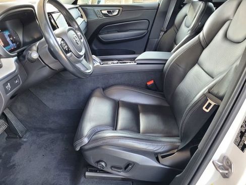 Used 2022 Volvo XC60 B6 Inscription w/ Advanced Package image 17
