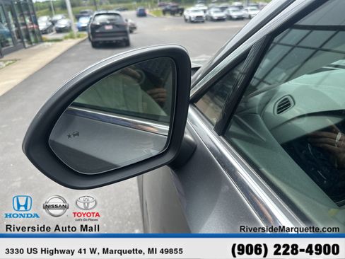 Used 2023 Buick Envision Avenir FWD image 5