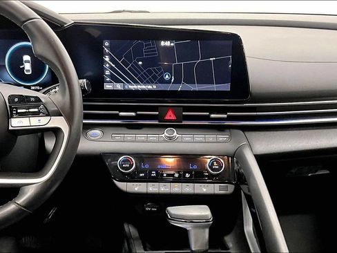 Used 2023 Hyundai Elantra Limited FWD image 7