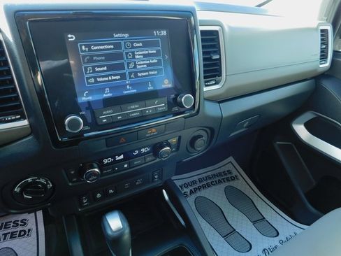 Used 2022 Nissan Frontier SV image 28