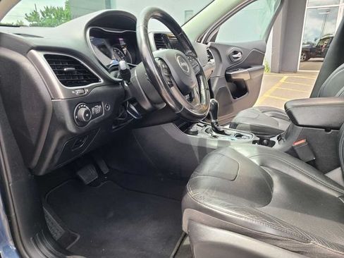 Used 2019 Jeep Cherokee Limited AWD/4WD image 14