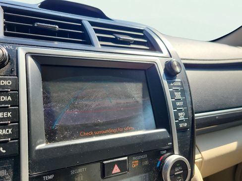 Used 2012 Toyota Camry XLE w/ Leather Pkg FWD image 36