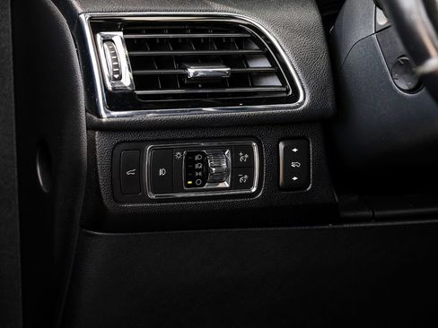 Used 2022 Lincoln Navigator Reserve AWD/4WD image 28