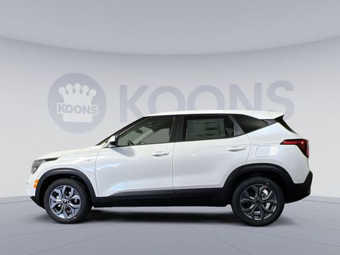 New 2026 Kia Seltos LX image 2